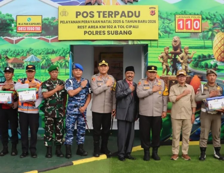 Wakapolda Jabar Brigjen Adi Vivid Cek Jalur Pengamanan Natal-Tahun Baru 2025 di Rest Area Tol Cipali KM 102 A Subang