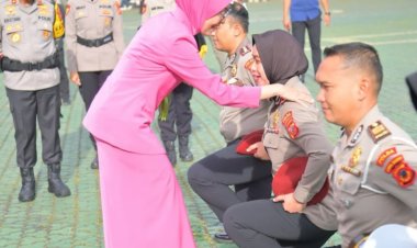 ‎Awali 2026 Ratusan Personil Naik Pangkat, Kapolda Jabar : Pangkat Adalah Amanah dan Tanggung Jawab