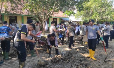 Polri Hadir, Rakyat Bangkit Percepat Pemulihan Pascabanjir Bandang di Bireueun Aceh.