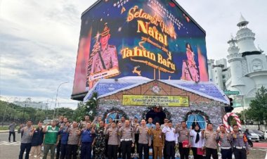 Wakapolda Metro Jaya Berikan Penghargaan Pos Terbaik Ops Lilin Jaya 2025