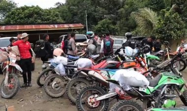 Akses Jalan Rusak, Polres Aceh Tengah Pastikan Bantuan dan Perhatian Sampai ke Warga Terpencil