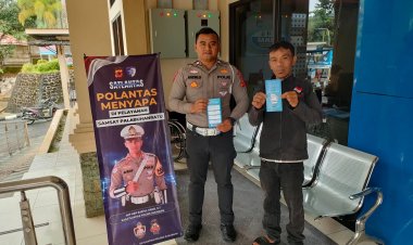 Samsat Cibadak dan Pelabuhan Ratu Berikan Pelayanan Prima Pada Program "Polantas Menyapa"