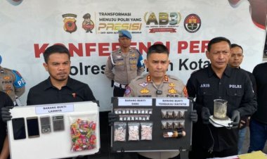 ‎Polres Cirebon Kota Bongkar Modus Baru Peredaran Sabu Yang Di Samarkan Dalam Bungkus Permen