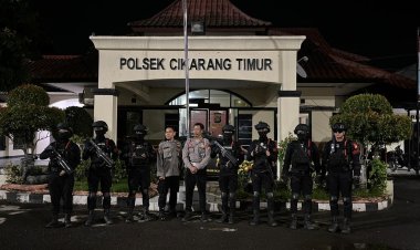 ‎Jaga Kondusifitas Malam, Brimob Batalyon D Intensifkan Patroli Antisipasi Tawuran dan Balap Liar di Kabupaten Bekasi