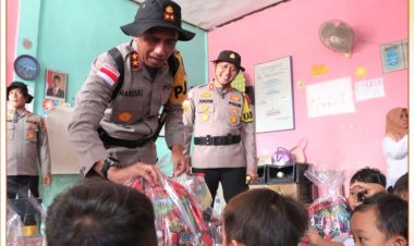Kapolda Aceh Hadir untuk Generasi Penerus Bangsa, Salurkan Bantuan bagi TK Terdampak Banjir di Aceh Singkil