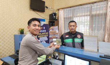 ‎Polantas Menyapa Wajib Pajak di Samsat Cibadak : Upaya Tingkatkan Pelayanan dan Kedekatan dengan Masyarakat