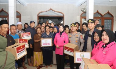 Kapolres Metro Tangerang Kota Tinjau Lokasi Pengungsian Banjir dan Dapur Umum, Salurkan Bantuan kepada Warga