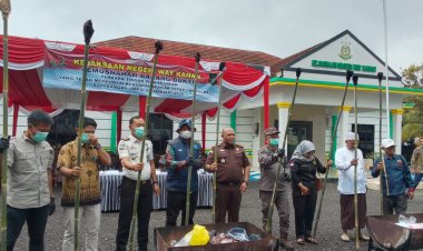 Kejaksaan Negeri (Kejari) Way Kanan melaksanakan kegiatan Pemusnahan Barang Bukti Tindak Pidana Umum yang Telah Mempunyai Kekuatan Hukum Tetap (inkracht)