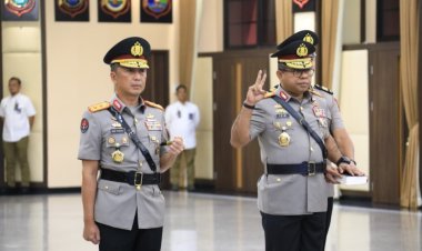‎Kapolri Pimpin Sertijab Sejumlah Pejabat Utama dan Kapolda, Salah Satunya Irjen Pol Sandi Nugroho