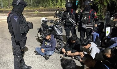 ‎Brimob Batalyon D Pelopor Intensifkan Patroli Malam di Kabupaten Bekasi, Cegah Tawuran dan Balap Liar