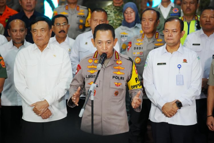 ‎Kapolri Monitor Malam Tahun Baru, Pastikan Pengamanan dan Pelayanan Masyarakat Optimal