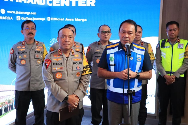 Wakapolri Pantau Arus Balik Nataru di Command center tol jasa marga jati asih