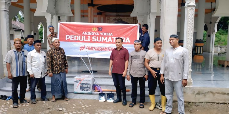 Ringankan Beban Warga, Alumni Akpol 2015 Salurkan Bantuan Banjir Bandang di Nisam