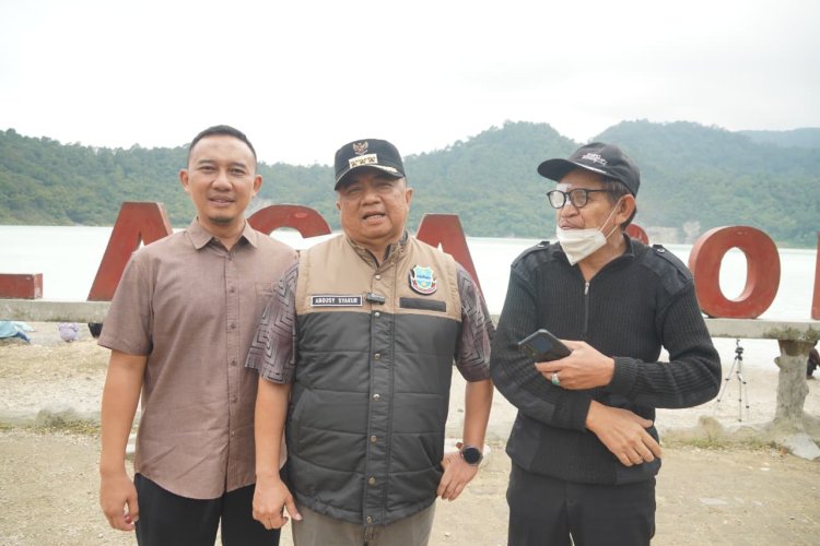 Pantau TWA Talaga Bodas, Bupati Garut Ajak Wisatawan Nikmati Keindahan Danau Putih dan Khasiat Air Belerang