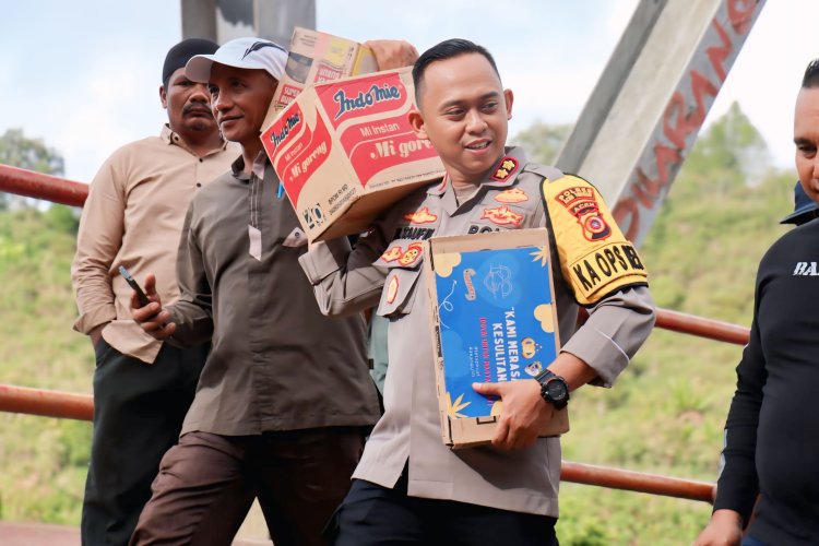 Polri Untuk Masyarakat, Kapolres Aceh Tengah Tak Kenal Lelah Salurkan Bantuan Korban Bencana