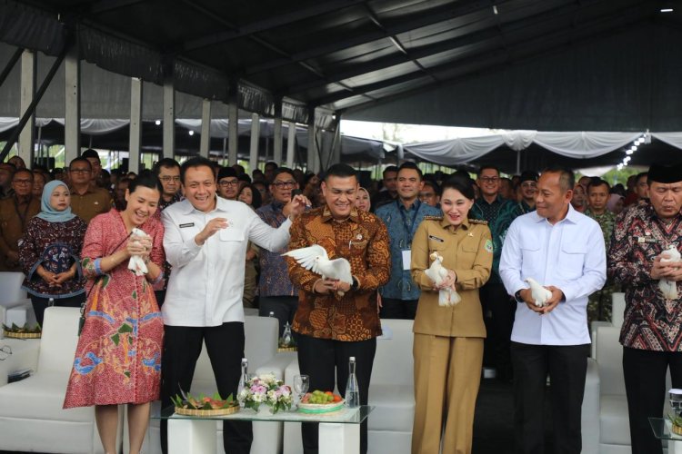 ‎Di Momen Peringatan Hari Desa Nasional Tahun 2026, Wamen Ossy: Legalitas Hak Atas Tanah Penting untuk Dukung Pembangunan Desa