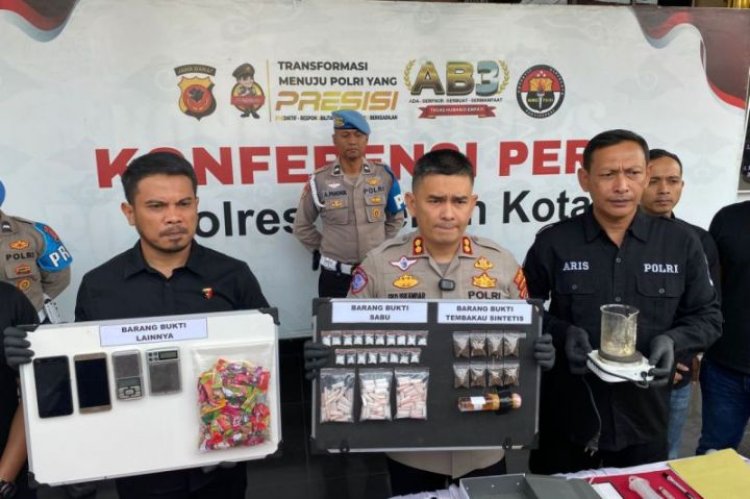 ‎Polres Cirebon Kota Bongkar Modus Baru Peredaran Sabu Yang Di Samarkan Dalam Bungkus Permen