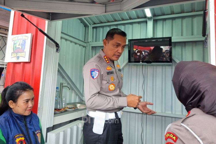 ‎Ditlantas Polda Jabar Serahkan Dua Unit Bengkel Ojol Kamtibmas, Wujud Sinergi dengan Elemen Masyarakat
