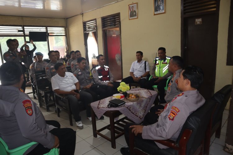 Kunjungi Polsek Jajaran, Kapolres Way Kanan Dorong Anggota Jauhi Pelanggaran