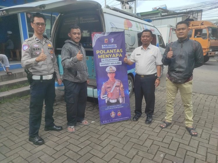 ‎Satlantas Polres Sukabumi Tingkatkan Pelayanan Melalui Program “Polantas Menyapa” di Samsat Cibadak
