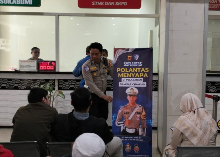 ‎Sentuhan Humanis Polri di Samsat Cibadak, Sukabumi : Program "Polantas Menyapa" Tingkatkan Pelayanan Publik