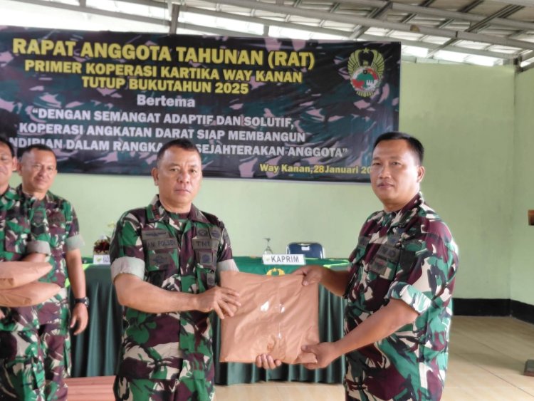 Komandan Kodim 0427/Way Kanan, Letkol Arm Sigit Windarto, S.Sos., M.Han., memimpin langsung Rapat Akhir Tahun (RAT) Koperasi Kodim 0427