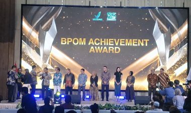 Polri Terima Penghargaan Khusus di Puncak HUT ke-25 BPOM RI, Apresiasi Sinergi Pengawasan Obat dan Makanan