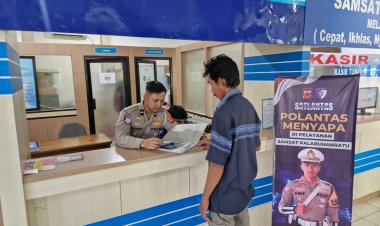 ‎Satlantas Polres Sukabumi Laksanakan Program "Polantas Menyapa" untuk Pelayanan Publik yang Dekat dan Humanis