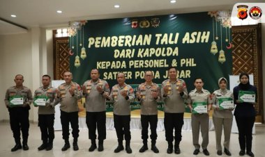 ‎Polda Jawa Barat Berikan Tali Asih Kepada Personel dan PHL, Wujud Kepedulian Pimpinan Terhadap Jajaran