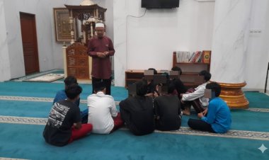 Warga dan Polisi Bersinergi Gagalkan Tawuran, Pembinaan Remaja Dilanjut Pesantren Kilat Di Masjid Polres Depok