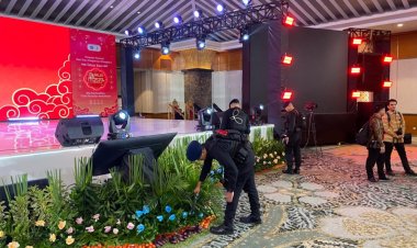 Brimob PMJ Pastikan Keamanan Perayaan Imlek 2577 Kongzili di Hotel Grand Sahid Jaya