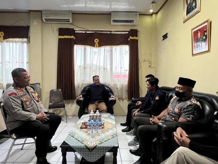 Kapolres Way Kanan Terima Audensi Ketua KPU, Bahas Dinamika Hingga Perkuat Sinergitas Proses Demokrasi