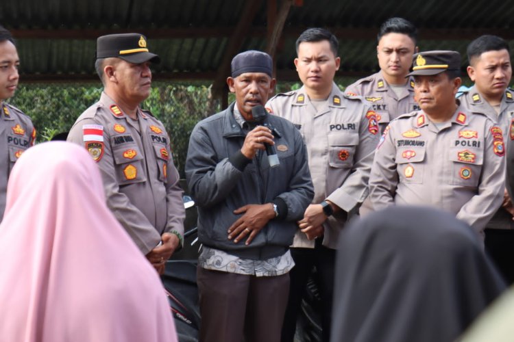 Wujud Pengabdian, STIK Angkatan 83 Bantu Warga Mendale dan Perbaiki Fasilitas Ibadah