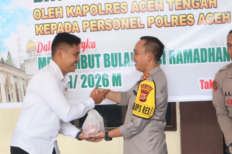 Sambut Ramadhan, Kapolres Aceh Tengah dan Bhayangkari salurkan Daging Meugang untuk Personel, Warakauri, dan Insan Pers