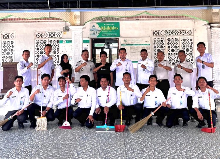 Sambut Ramadan, Lapas Narkotika Langsa Hadir Lewat Aksi Bersih Masjid