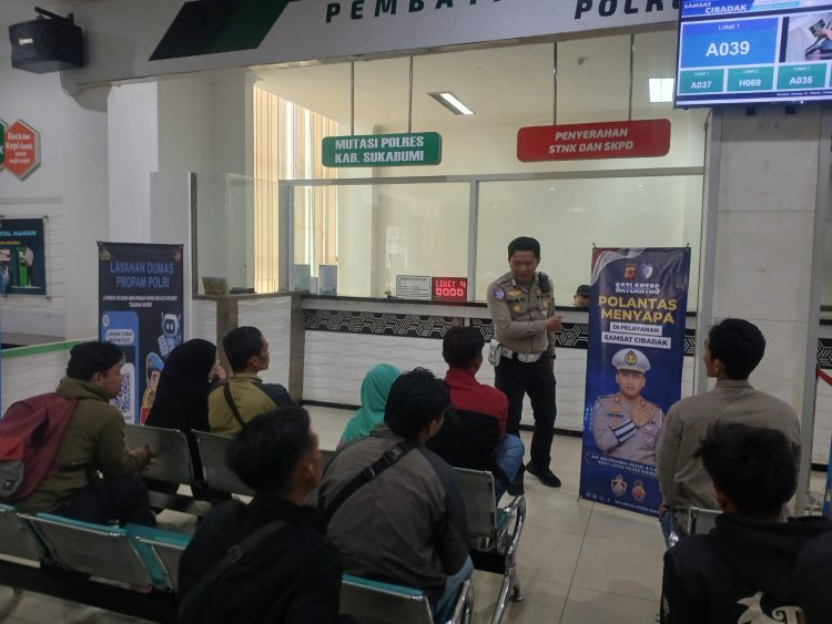 Bulan Ramadhan, Polantas Menyapa Satlantas Polres Sukabumi Tetap Berikan Layanan Prima di Samsat Cibadak