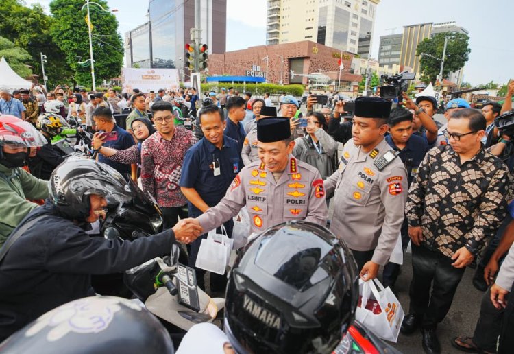 ‎Bagikan Takjil dan Buka Puasa Bersama Bareng Wartawan, Kapolri : Suara Media Suara Publik