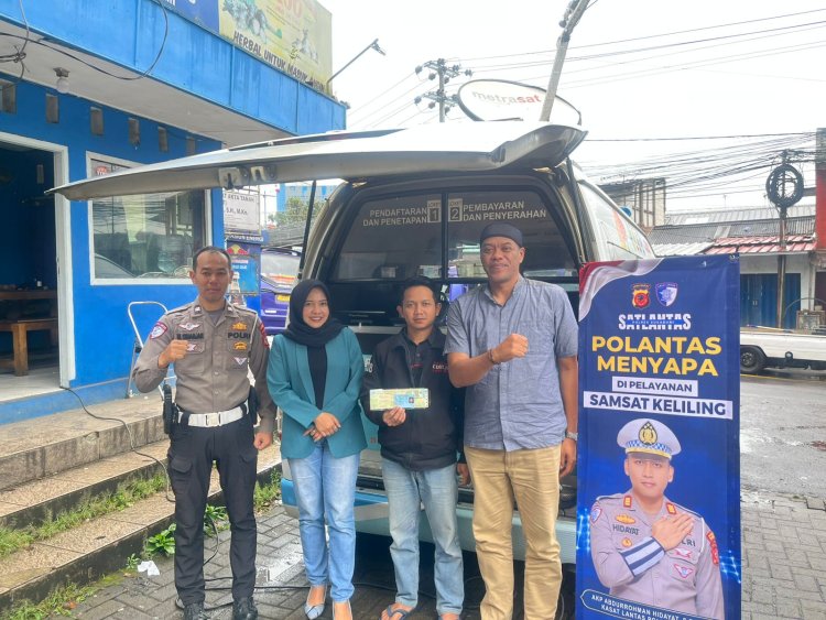 ‎Polantas Menyapa Wajib Pajak di Samsat Cibadak dan Pelabuhan Ratu : Upaya Tingkatkan Pelayanan dan Kedekatan dengan Masyarakat