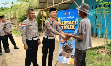 Satlantas Polres Aceh Utara Bagikan Takjil Door to Door, Wujud Kepedulian di Bulan Ramadhan