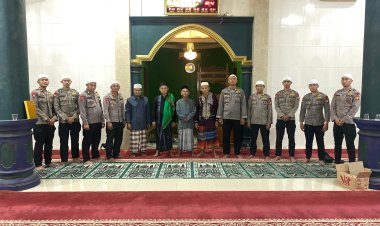 *Batalyon D Pelopor Laksanakan Sholat Tarawih Keliling di Masjid Jami Al-Hasanah*