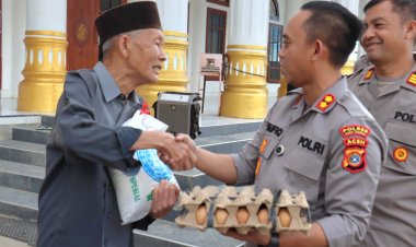 Ramadhan Penuh Berkah, Polres Aceh Tengah Salurkan Sembako untuk Warga Terdampak di Toweren