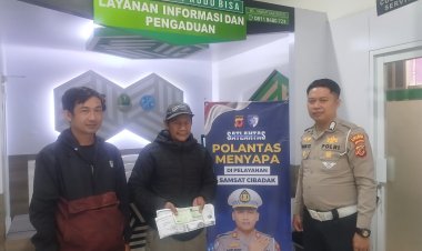 ‎Polantas Menyapa : Langkah Polres Sukabumi Bangun Kepercayaan Publik Lewat Layanan Transparan di Samsat Cibadak dan Pelabuhan Ratu