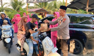 Sat Resnarkoba Polres Aceh Barat Bersama Bhayangkari Bagikan Takjil kepada Pengendara