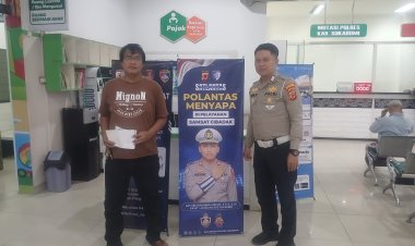 ‎Polantas Menyapa : Program Inovatif Satlantas Polres Sukabumi Dekatkan Diri dengan Masyarakat di Samsat Cibadak dan Pelabuhan Ratu