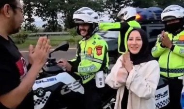 Tertinggal di Rest Area, Pemudik Asal Indramayu Diselamatkan Polisi dan Diantar Susul Keluarga