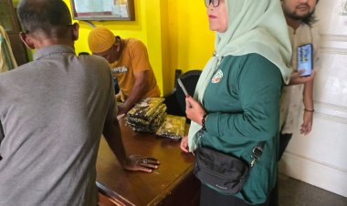 Ratusan Wartawan “Tampar Balik” Ilham Pangestu: Tolak Sarung Bergambar Golkar Jelang Lebaran