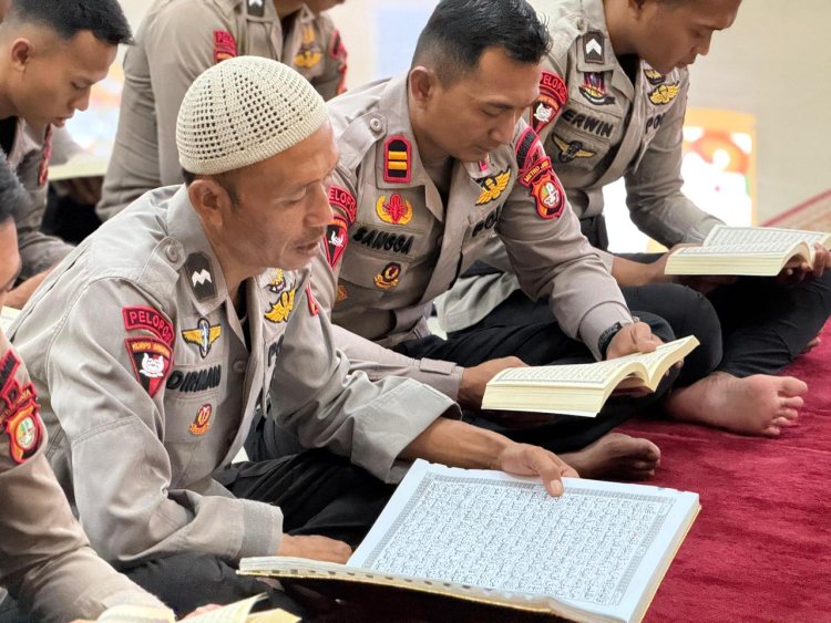 ‎Personel Batalyon D Pelopor Ikuti Pembinaan Rohani dan Mental PNPP di Masjid Al-Amin