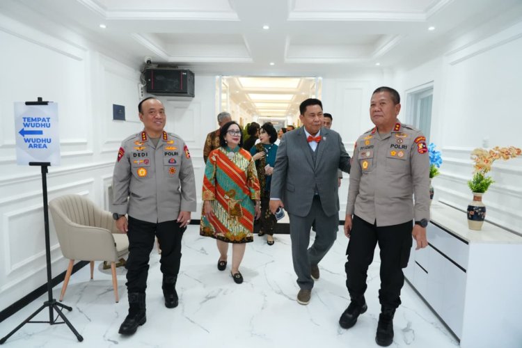 *Perkuat Kebijakan Berbasis Data, Wakapolri Komjen Pol. Dedi Prasetyo Rilis Dua Buku*