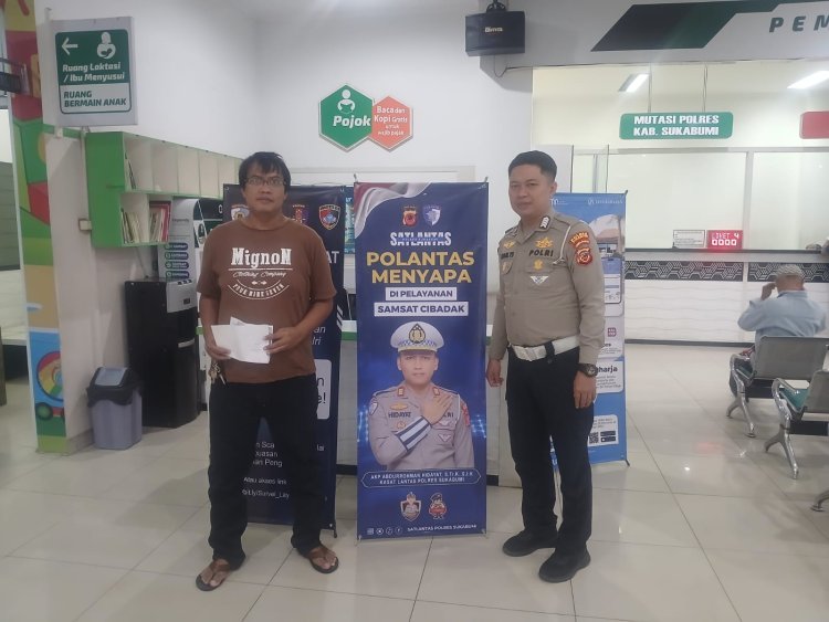 ‎Polantas Menyapa : Program Inovatif Satlantas Polres Sukabumi Dekatkan Diri dengan Masyarakat di Samsat Cibadak dan Pelabuhan Ratu