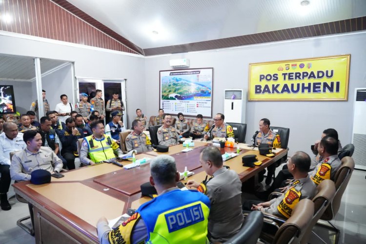 Wakapolri Tinjau Udara Arus Mudik, Pastikan Penyeberangan Merak–Bakauheni Terkendali